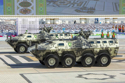 Туркменистан провёл военный парад в честь Дня независимости