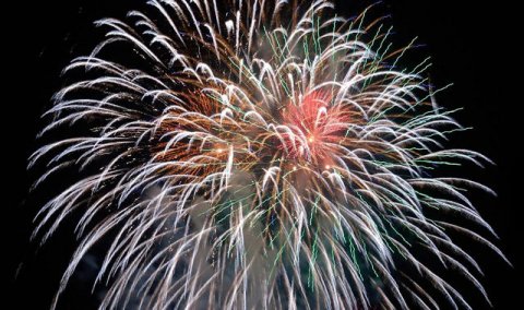 Торжества к юбилею нейтралитета Туркменистана завершились столичным салютом