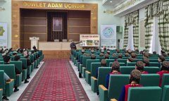 В Туркменистане прошёл открытый бизнес-урок для молодёжи
