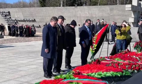 Постпред Туркменистан при СНГ принял участие в памятной церемонии в «Хатыни»