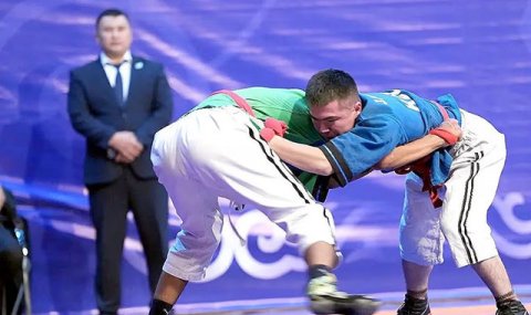 Туркменские борцы выиграли шесть медалей на турнире в Бишкеке