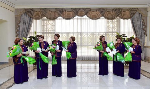 Гурбангулы Бердымухамедов подчеркнул роль женщин в развитии страны