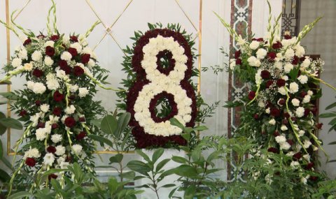 Выставка «Воспевание женщины в искусстве» открылась в Ашхабаде