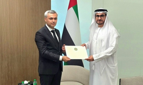 Посол Туркменистана вручил замглавы МИД ОАЭ копии верительных грамот