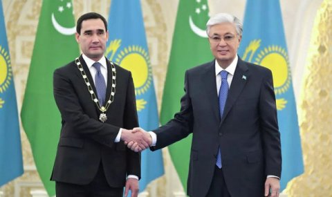 Президент Туркменистана удостоен ордена «Алтын Қыран»
