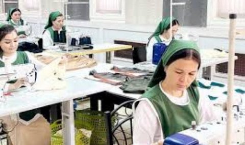 В Дашогузе показали новую линейку одежды для детей и взрослых