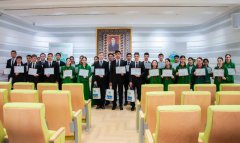 В Ашхабаде и городе Аркадаг прошёл конкурс по английскому языку