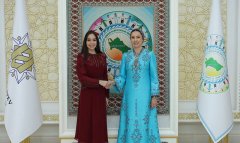 Вице-президент Фонда Гейдара Алиева прибыла в Туркменистан 