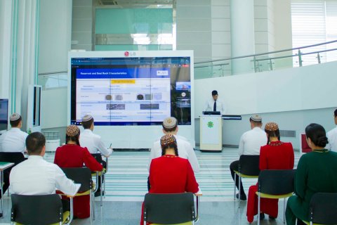 Профессор UTP провел тренинг в нефтегазовом вузе Туркменистана