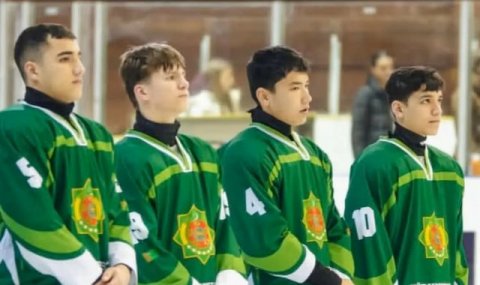 Туркменские юниоры вышли в полуфинал мирового хоккейного турнира