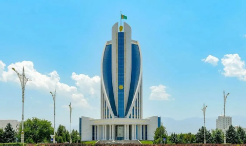 В Туркменистане объявлен тендер на поставку лекарств и медтехники