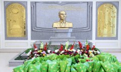 В Туркменистане почтили 80-летие Великой Победы