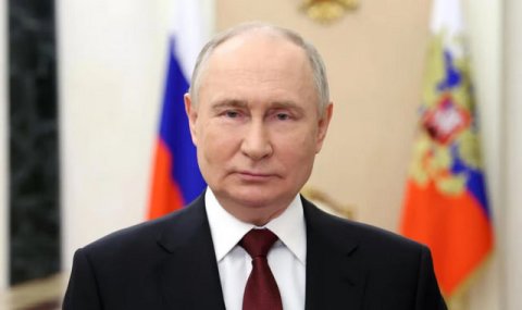 Владимир Путин поздравил Президента Туркменистана с 81-й годовщиной Победы