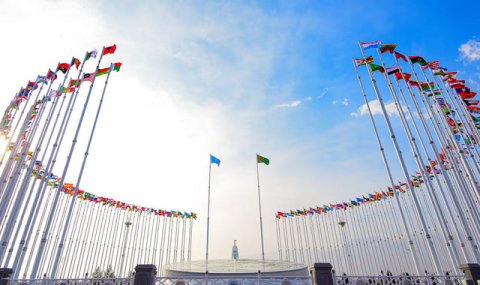 Владимир Путин выступил на форуме к 30-летию нейтралитета Туркменистана