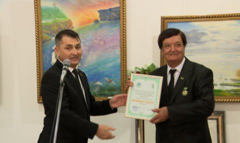 В Ашхабаде состоялась персональная выставка Нуриддина Ниязова