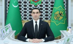 Президент Туркменистана поздравил Дональда Трампа с Днём независимости США