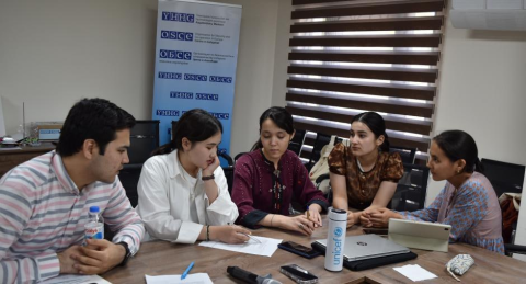 Студенты Туркменистана осваивают климатическую дипломатию на семинаре ОБСЕ