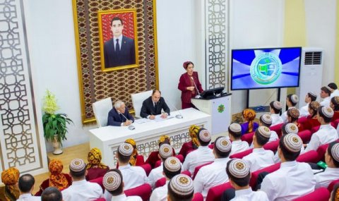 В нефтегазовом ВУЗе Туркменистана прошла научно-практическая конференция