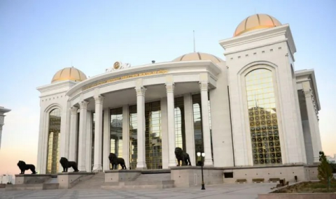 Коллектив из Дашогузского велаята получил премию к 35-летию независимости