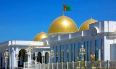 Президент Туркменистана присвоил почётные звания коневодам