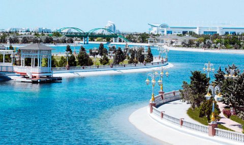 В Авазе прошёл форум по цифровому развитию стран без выхода к морю