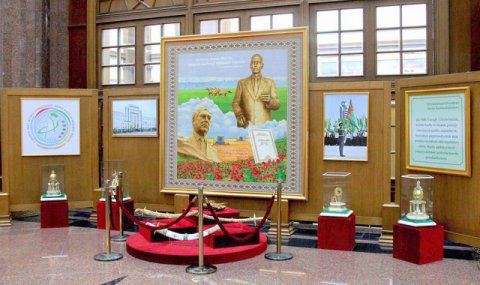 Выходные в Ашхабаде наполнены выставками и спектаклями