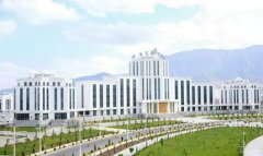 В городе Аркадаг высадили первые саженцы весенней кампании