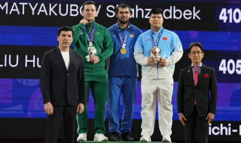 Туркменский тяжелоатлет выиграл серебро на Азиатских играх в Японии