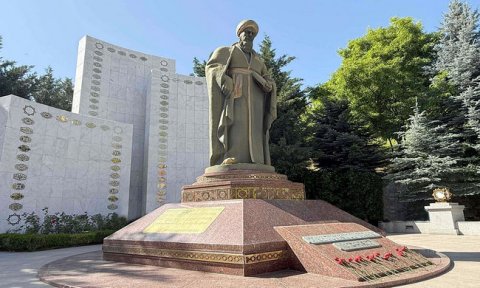 В Анкаре почтили память Махтумкули Фраги в рамках Года мира и доверия