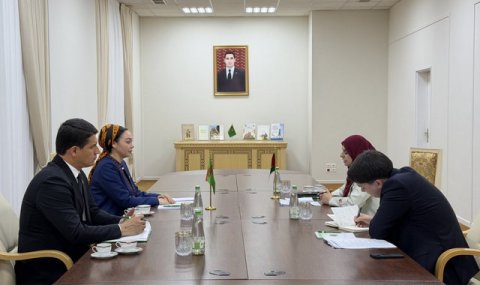 В Меджлисе Туркменистана состоялась встреча с послом Палестины