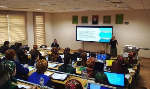 Программа AELLCA развивает английский язык в Туркменистане