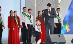 Президент Туркменистана поручил провести «Последний звонок» на высоком уровне