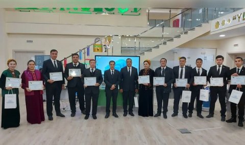 В Туркменистане провели Фестиваль инноваций в образовании