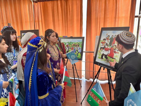 Юные художники Туркменистана отметились успехом на конкурсе ТЮРКСОЙ
