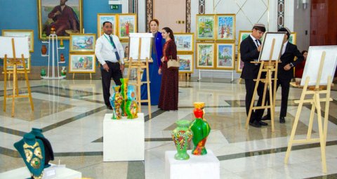 Выставка юных художников открылась в Ашхабаде