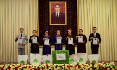 В Туркменистане завершился творческий конкурс «Parahatçylygyň waspçylary»