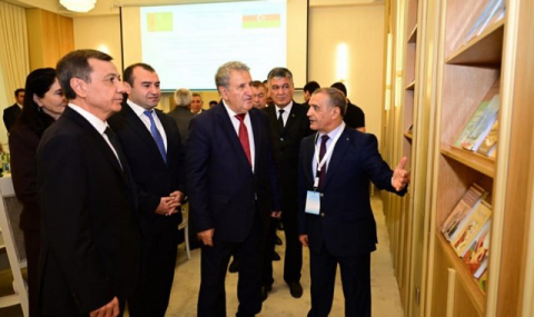 В Национальной библиотеке Азербайджана появился «Уголок Туркменистана»