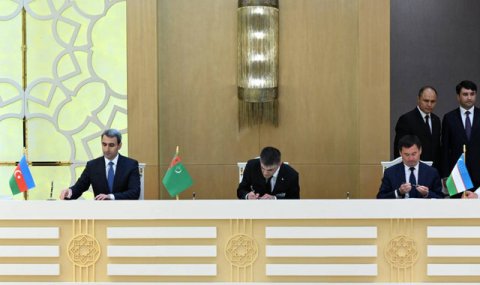 В Авазе подписаны соглашения между Туркменистаном, Азербайджаном и Узбекистаном