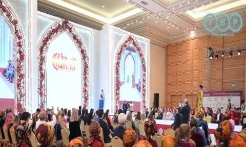 В Ашхабаде прошёл международный модный показ в рамках TurkmenTextile Expo-2025