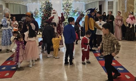 В управлении «Türkmennebitönümleri» организовали новогодний праздник для детей
