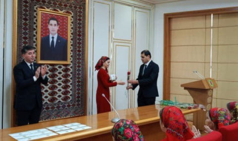 В Минсвязи Туркменистана состоялось празднование 8 марта