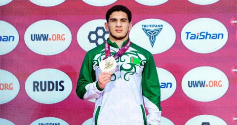 Туркменский борец завоевал золото на чемпионате Азии U23 по вольной борьбе