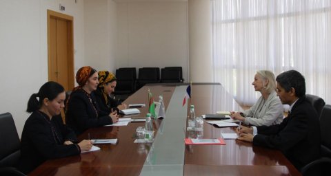 В МИД Туркменистана обсудили взаимодействие Европы и Центральной Азии
