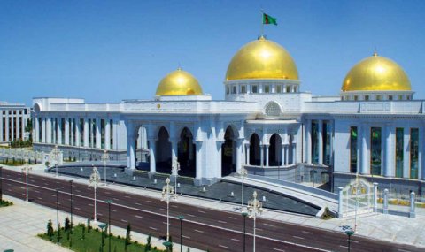 Женщины Туркменистана получат денежные подарки