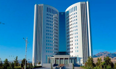 Минобразования Туркменистана запустило удобную форму для электронных обращений