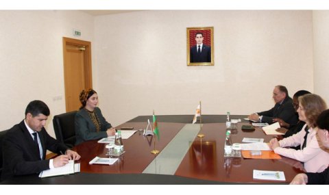 Туркменистан и ЮНФПА обсудили развитие партнерства