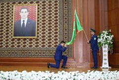 В Туркменистане молодым таможенникам присвоены первые офицерские звания