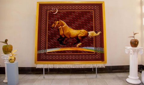В Ашхабаде открылась экспозиция народных художников Туркменистана