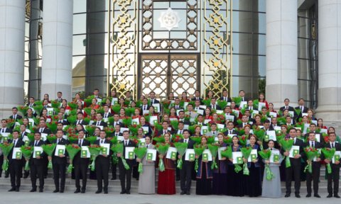 Объявлен приём заявок на Молодёжную премию имени Махтумкули