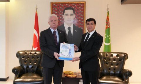 Генконсул Туркменистана провел переговоры с губернатором Стамбула